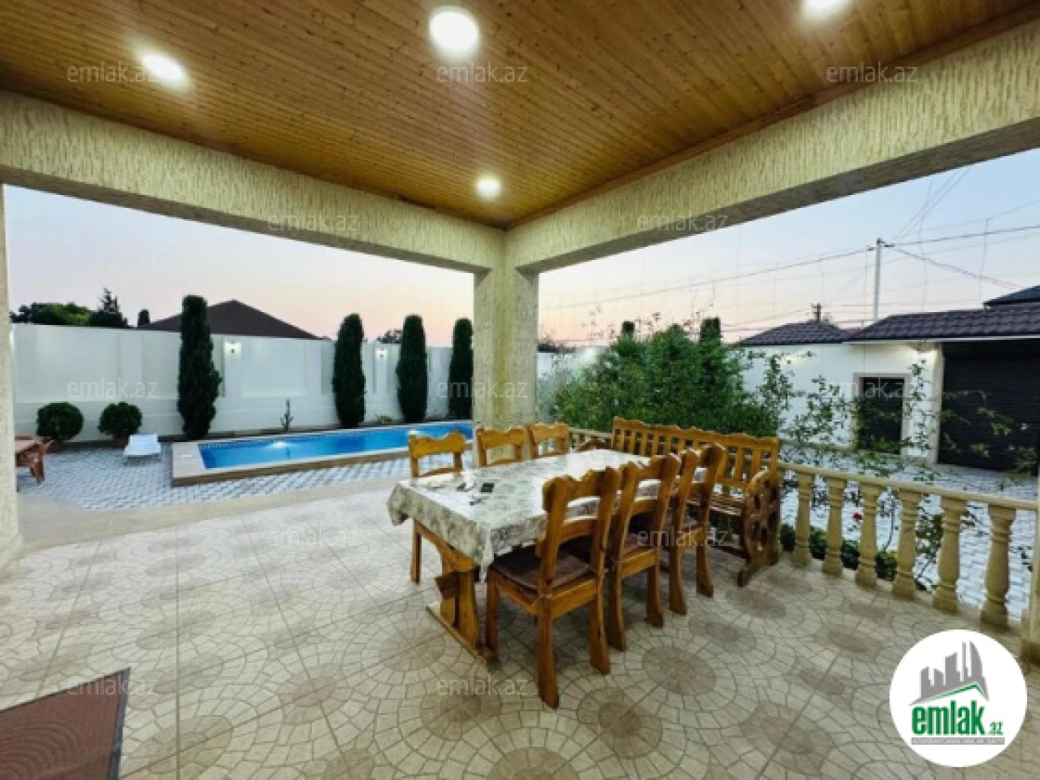 Satılır 5 otaqlı həyət evi 200 m²