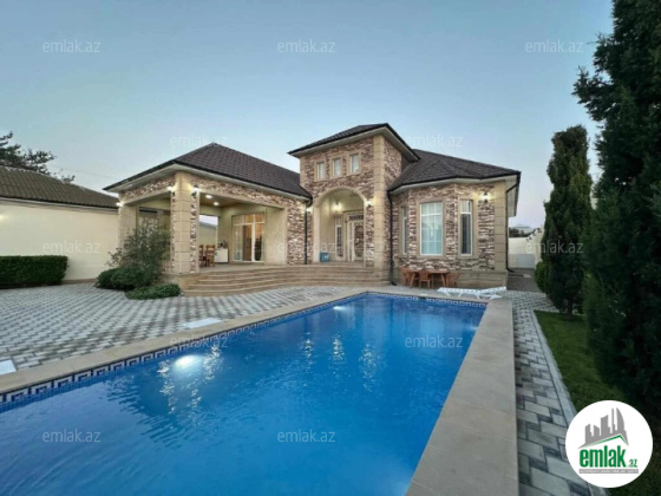 Satılır 5 otaqlı həyət evi 200 m²