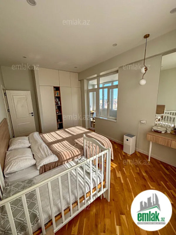 Satılır 2 otaqlı yeni tikili 100 m²