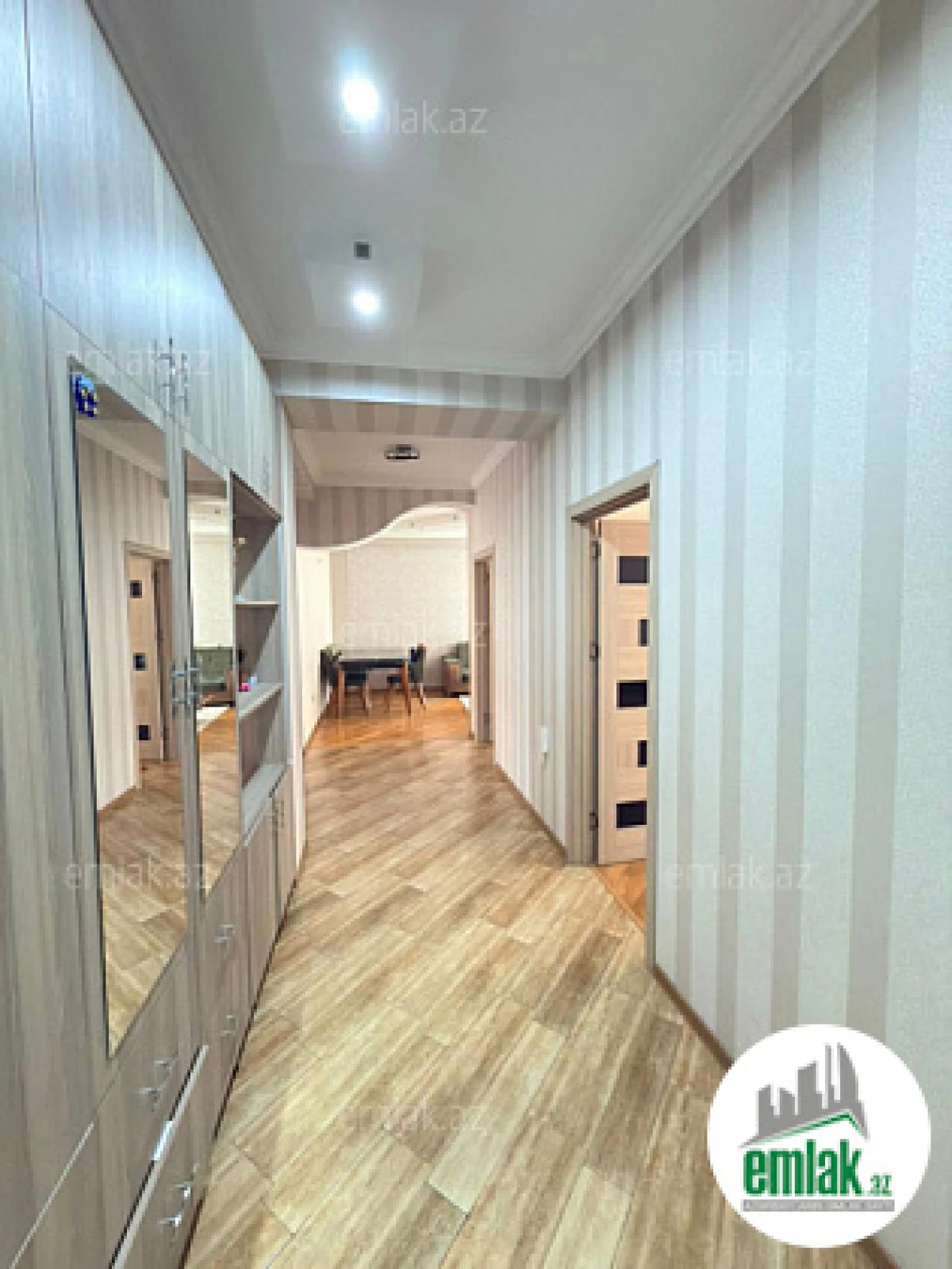 Satılır 4 otaqlı yeni tikili 135 m²