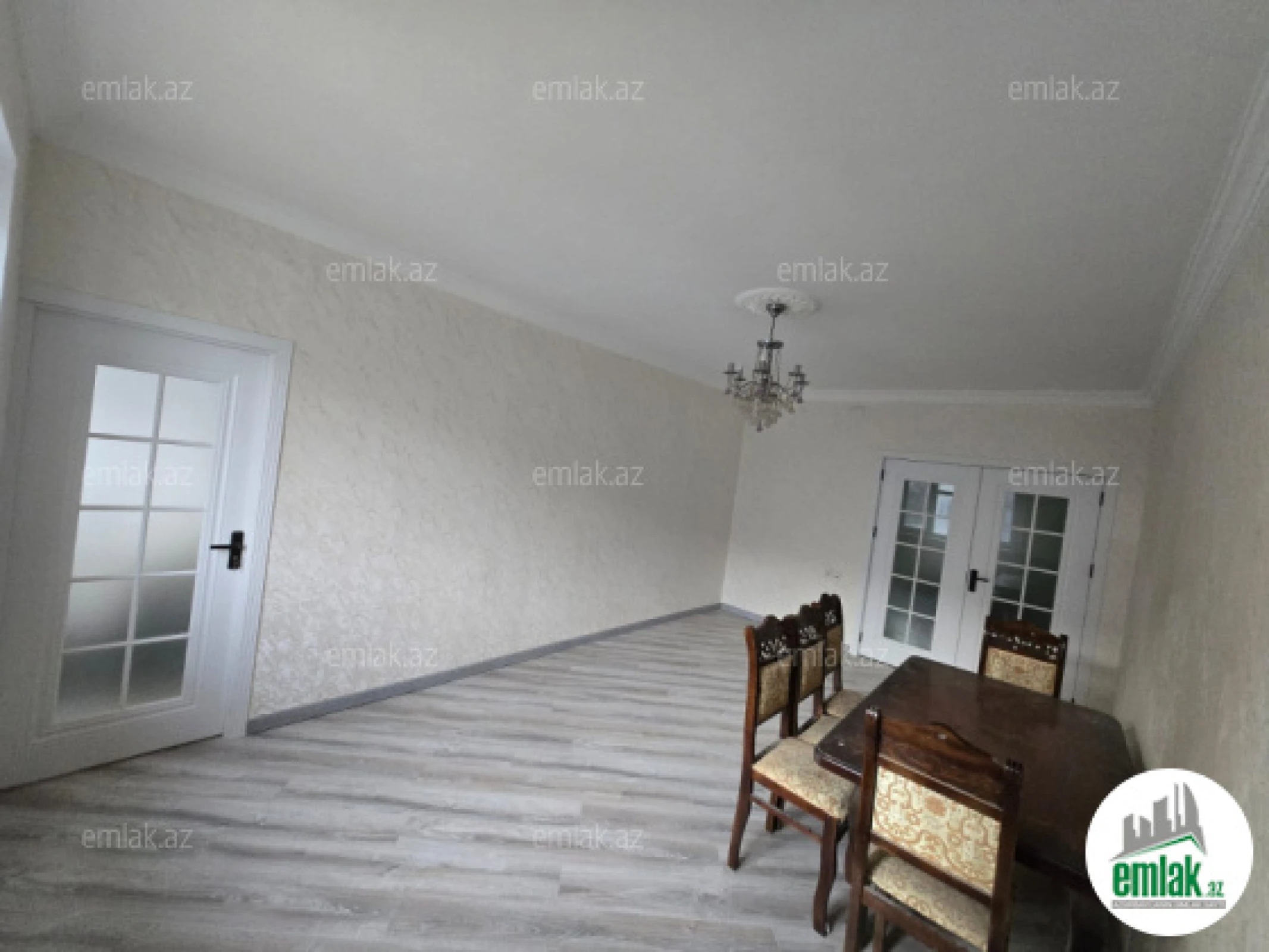Satılır 3 otaqlı köhnə tikili 90 m²