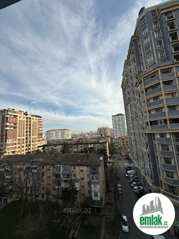 Satılır 2 otaqlı köhnə tikili 75 m²