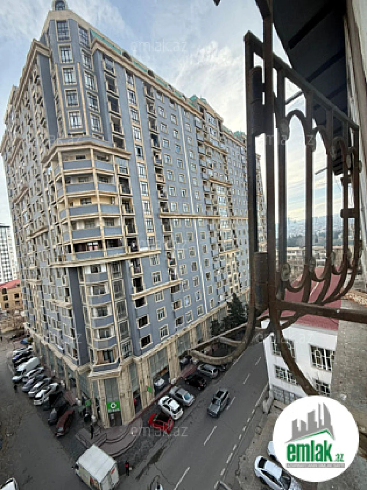 Satılır 2 otaqlı köhnə tikili 75 m²