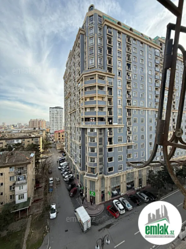 Satılır 2 otaqlı köhnə tikili 75 m²