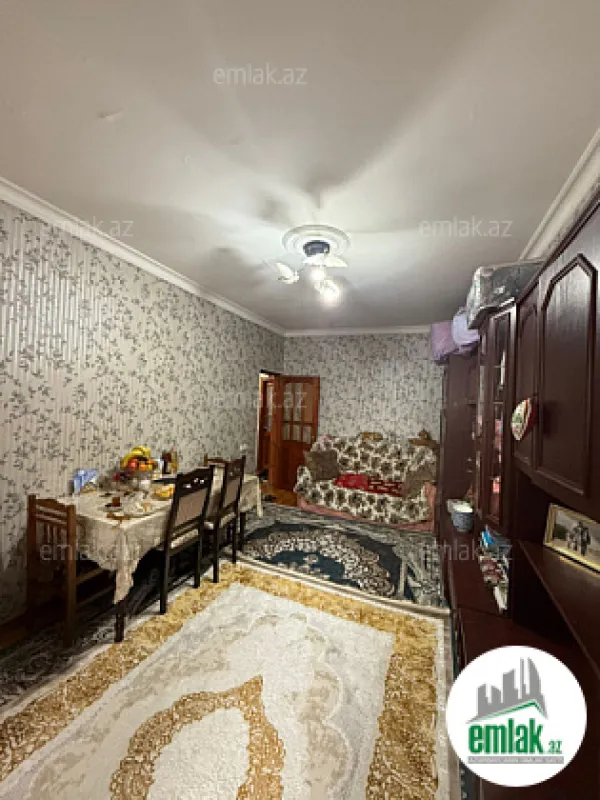 Satılır 2 otaqlı köhnə tikili 75 m²