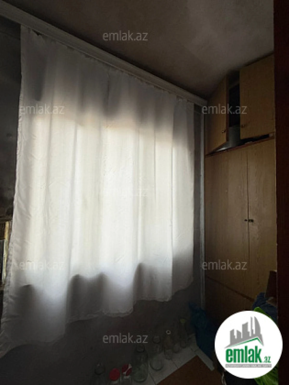 Satılır 2 otaqlı köhnə tikili 75 m²