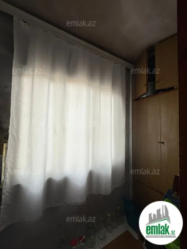 Satılır 2 otaqlı köhnə tikili 75 m²
