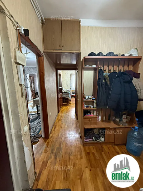 Satılır 2 otaqlı köhnə tikili 75 m²