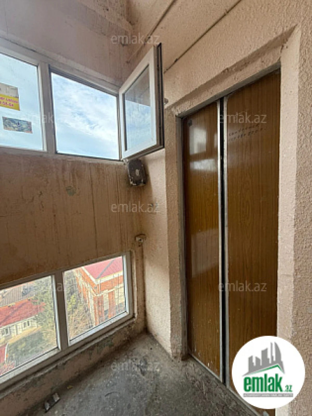 Satılır 2 otaqlı köhnə tikili 75 m²