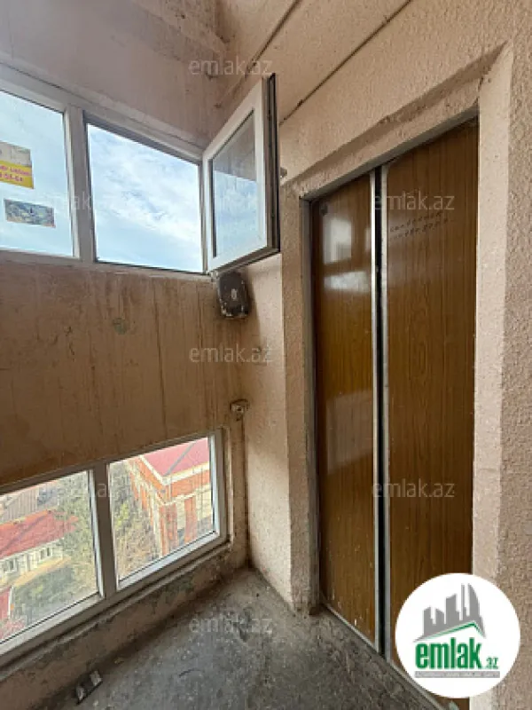 Satılır 2 otaqlı köhnə tikili 75 m²