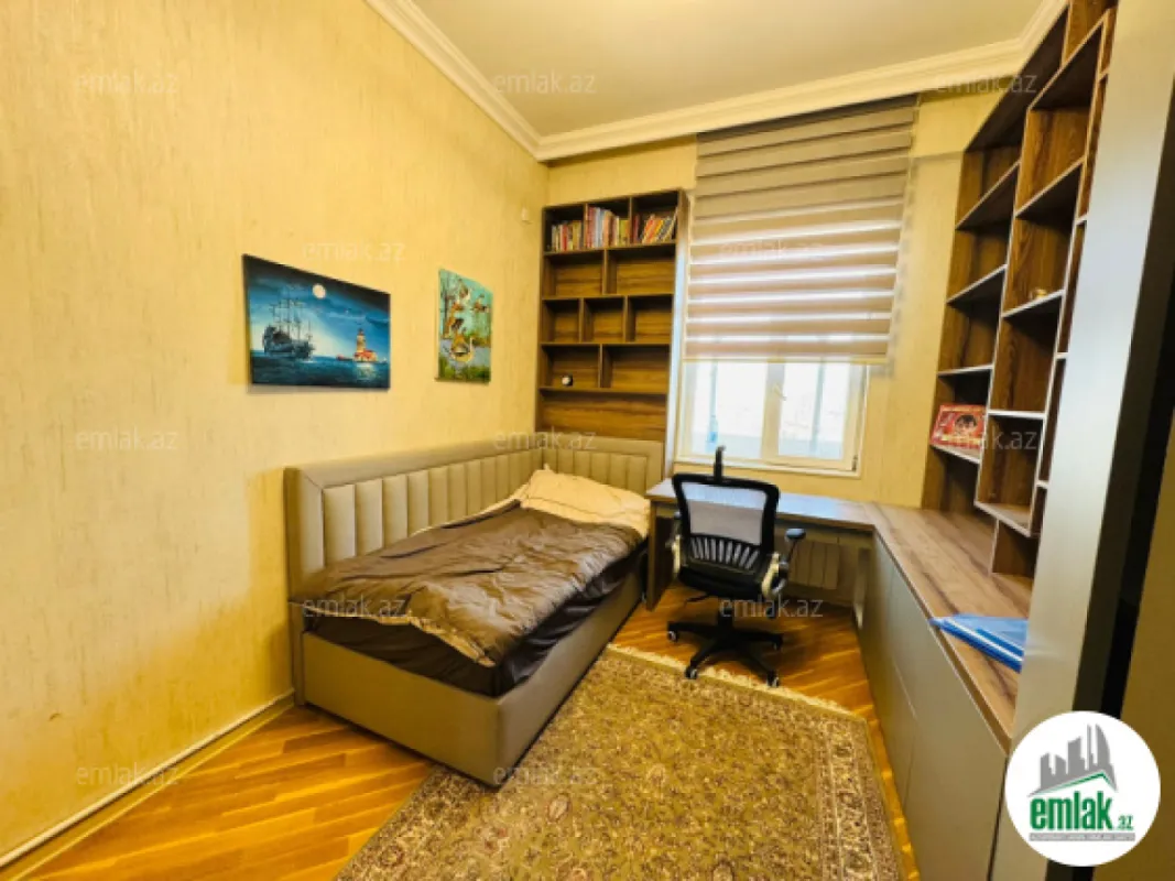 Satılır 4 otaqlı yeni tikili 140 m²