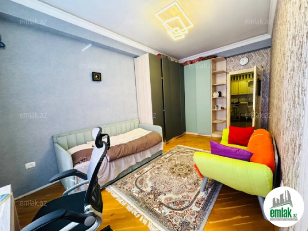 Satılır 4 otaqlı yeni tikili 140 m²