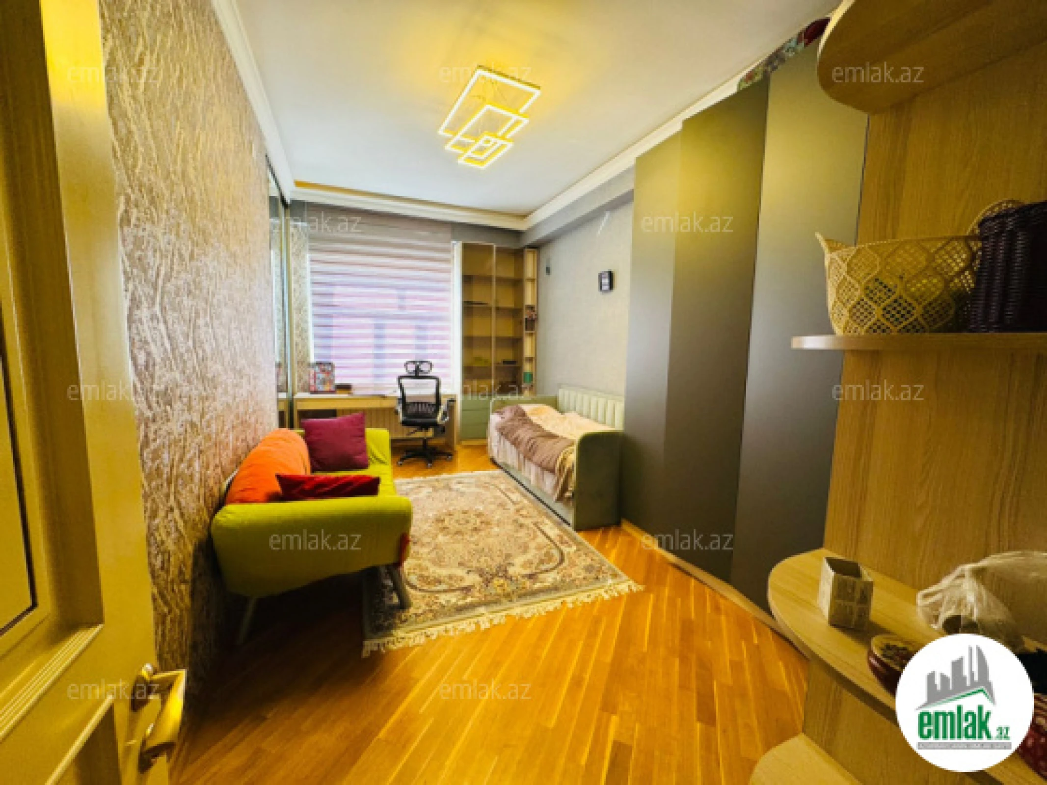 Satılır 4 otaqlı yeni tikili 140 m²