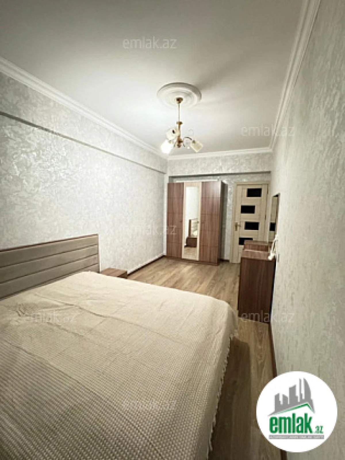 Satılır 2 otaqlı köhnə tikili 60 m²