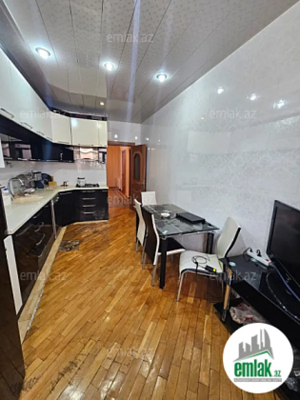 Satılır 3 otaqlı yeni tikili 145 m²