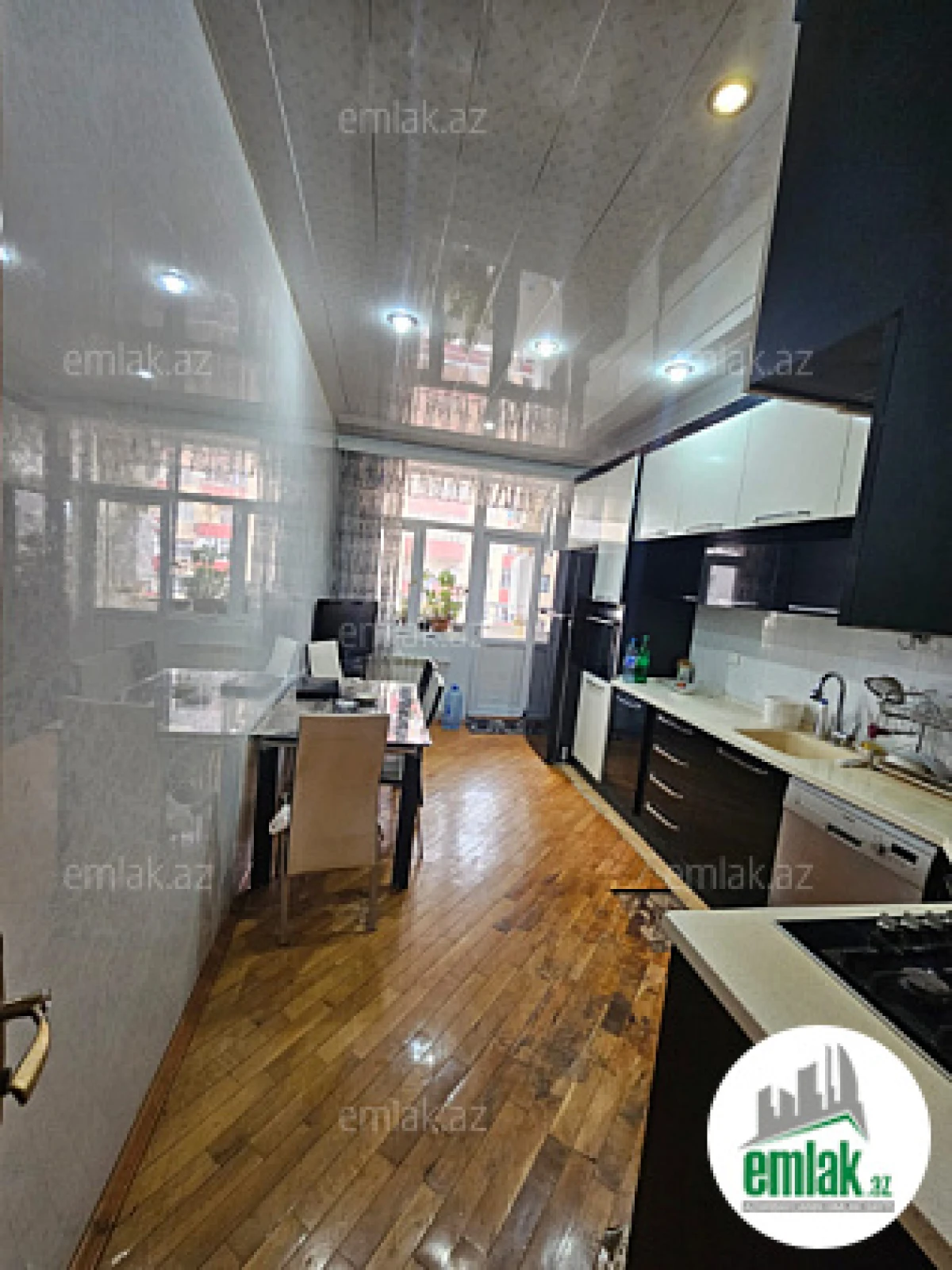 Satılır 3 otaqlı yeni tikili 145 m²