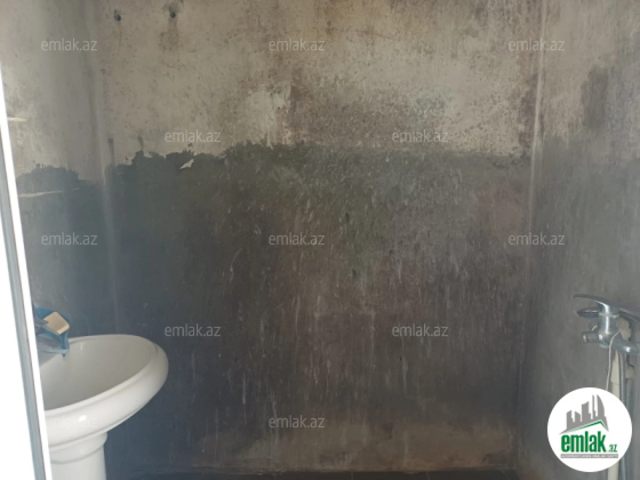 Satılır 3 otaqlı köhnə tikili 70 m²
