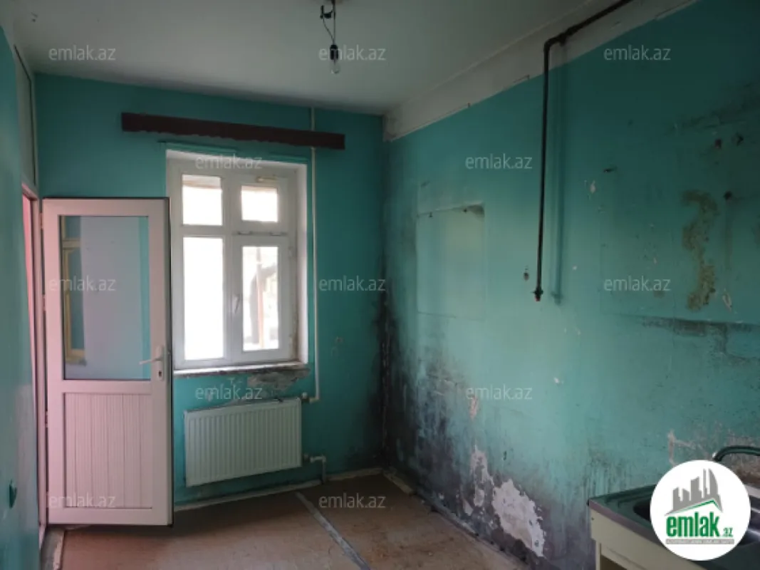 Satılır 3 otaqlı köhnə tikili 70 m²