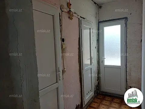 Satılır 3 otaqlı köhnə tikili 70 m²