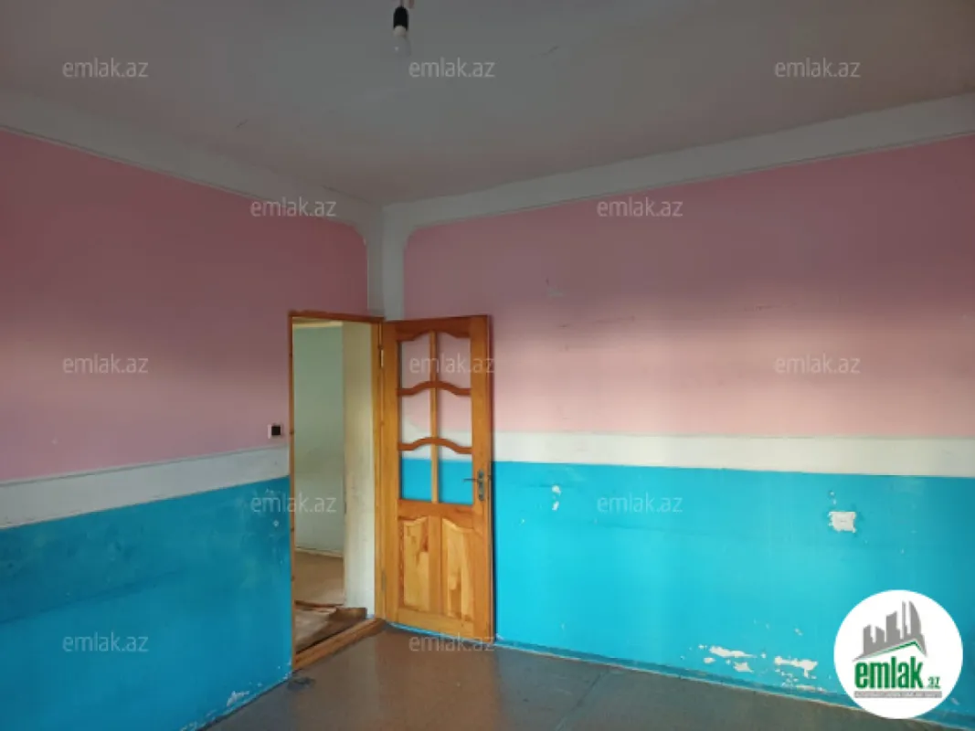 Satılır 3 otaqlı köhnə tikili 70 m²