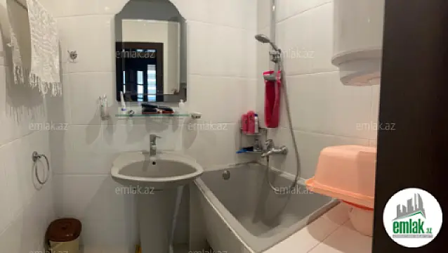 Satılır 2 otaqlı köhnə tikili 60 m²