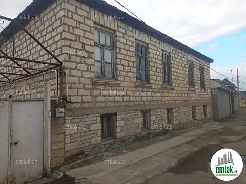 Satılır 8 otaqlı köhnə tikili 6 m²