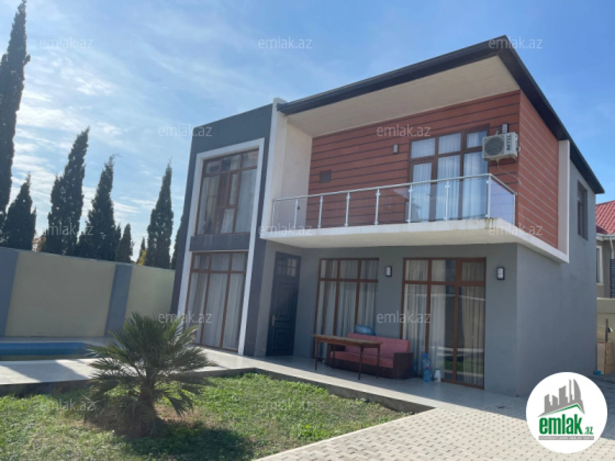 Satılır 4 otaqlı həyət evi 200 m²