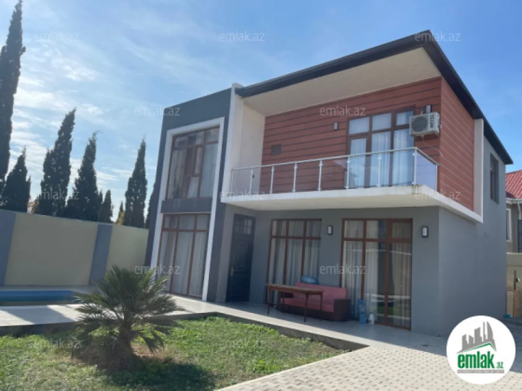 Satılır 4 otaqlı həyət evi 200 m²