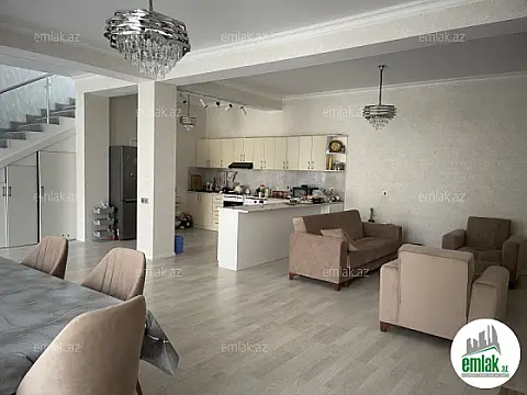 Satılır 4 otaqlı həyət evi 200 m²