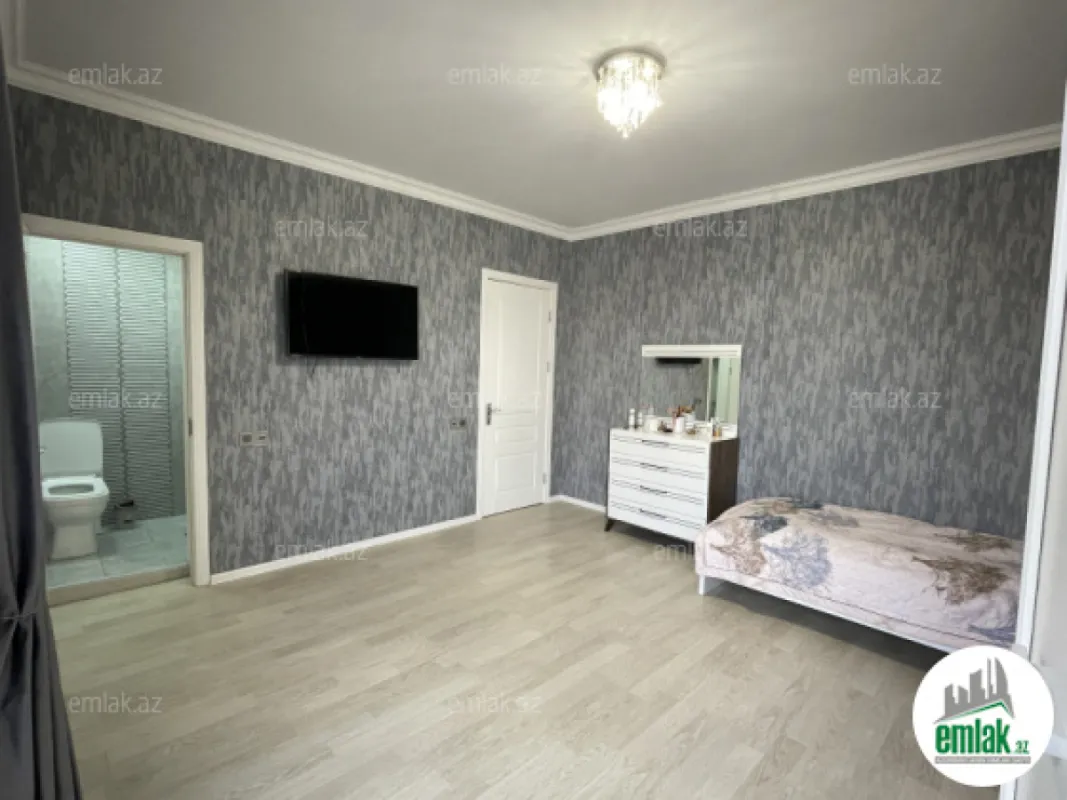 Satılır 4 otaqlı həyət evi 200 m²