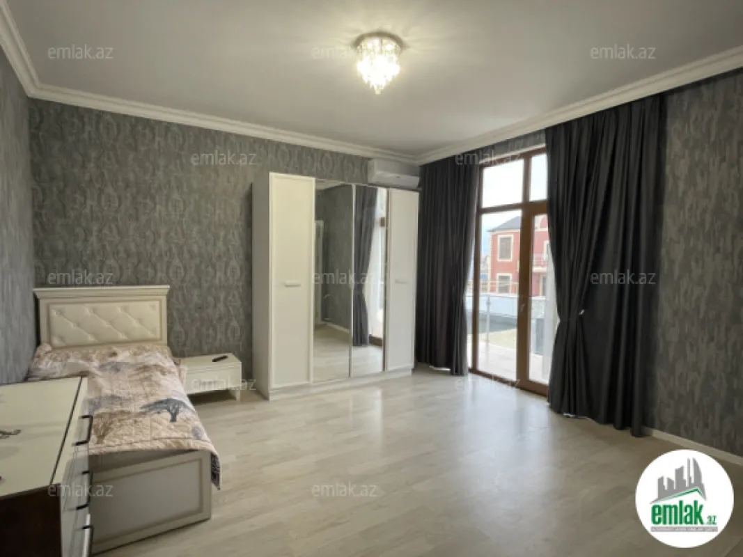 Satılır 4 otaqlı həyət evi 200 m²