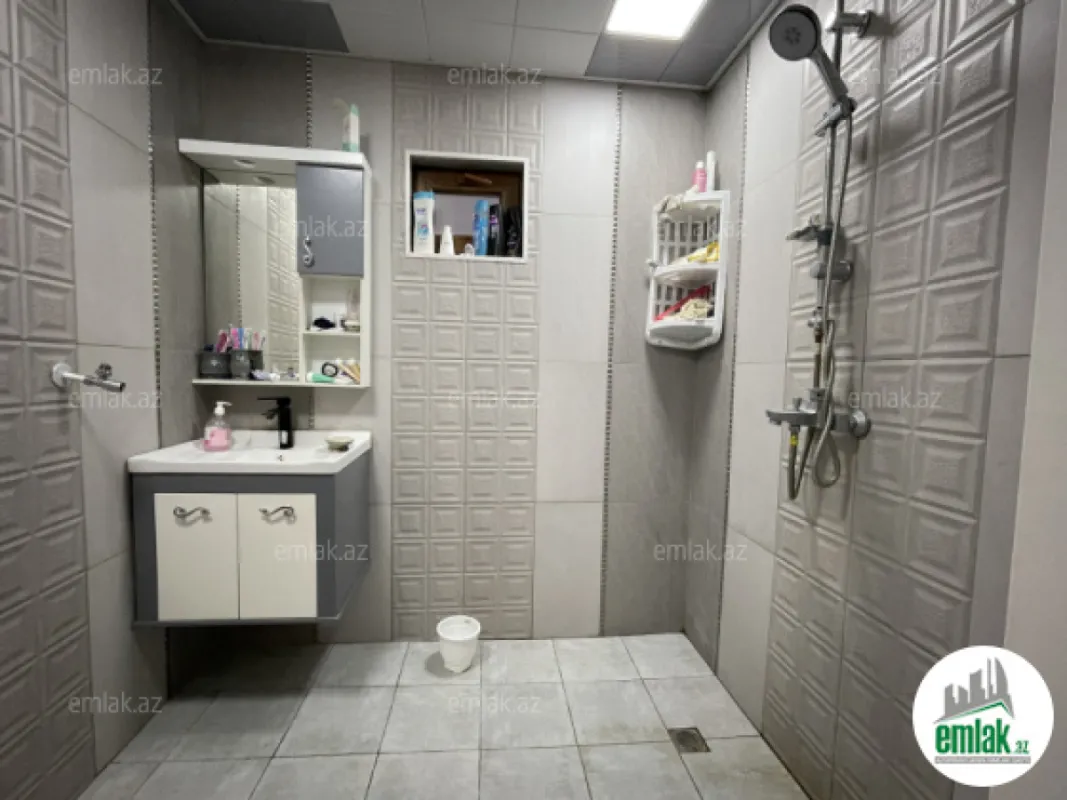 Satılır 4 otaqlı həyət evi 200 m²