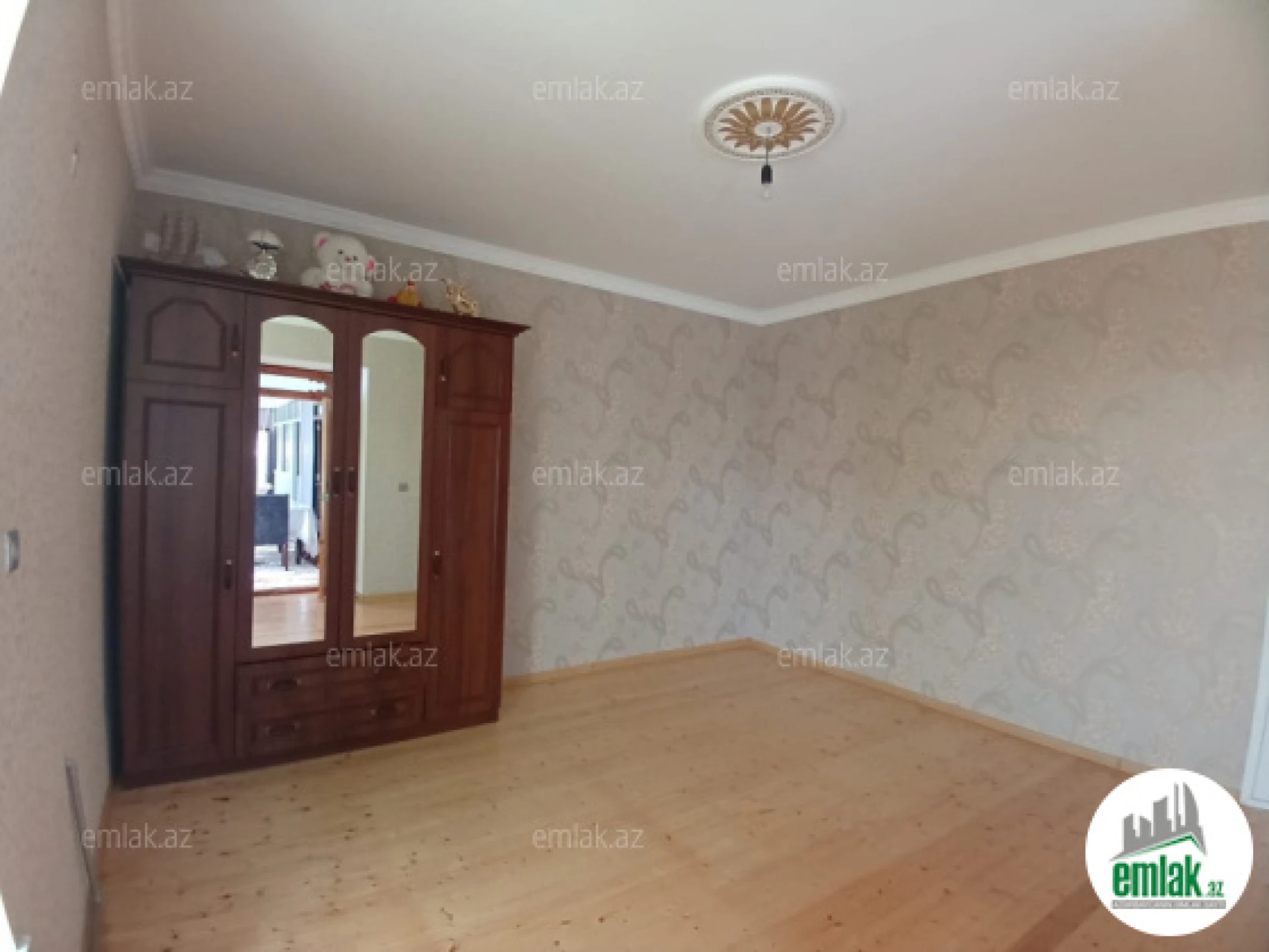 Satılır 5 otaqlı həyət evi 200 m²