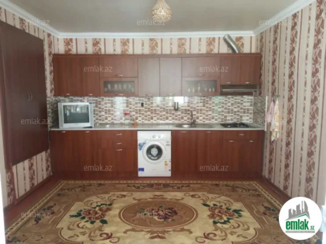 Satılır 5 otaqlı həyət evi 200 m²