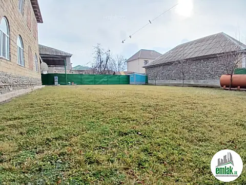 Satılır 5 otaqlı həyət evi 200 m²