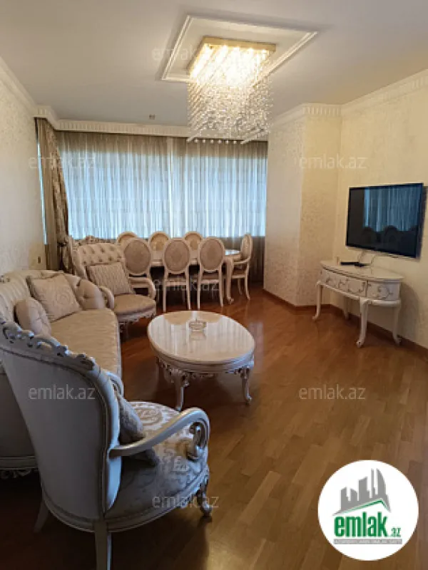Satılır 3 otaqlı yeni tikili 130 m²