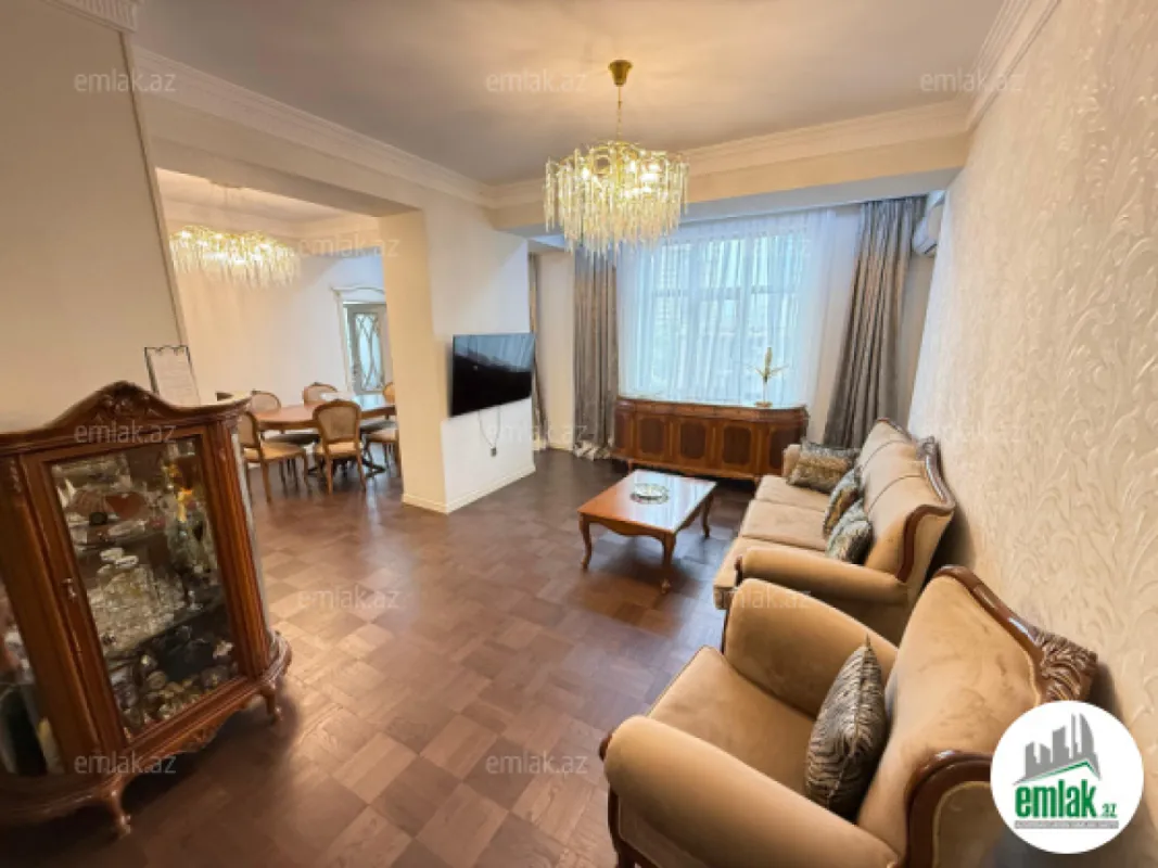 Satılır 5 otaqlı yeni tikili 211 m²
