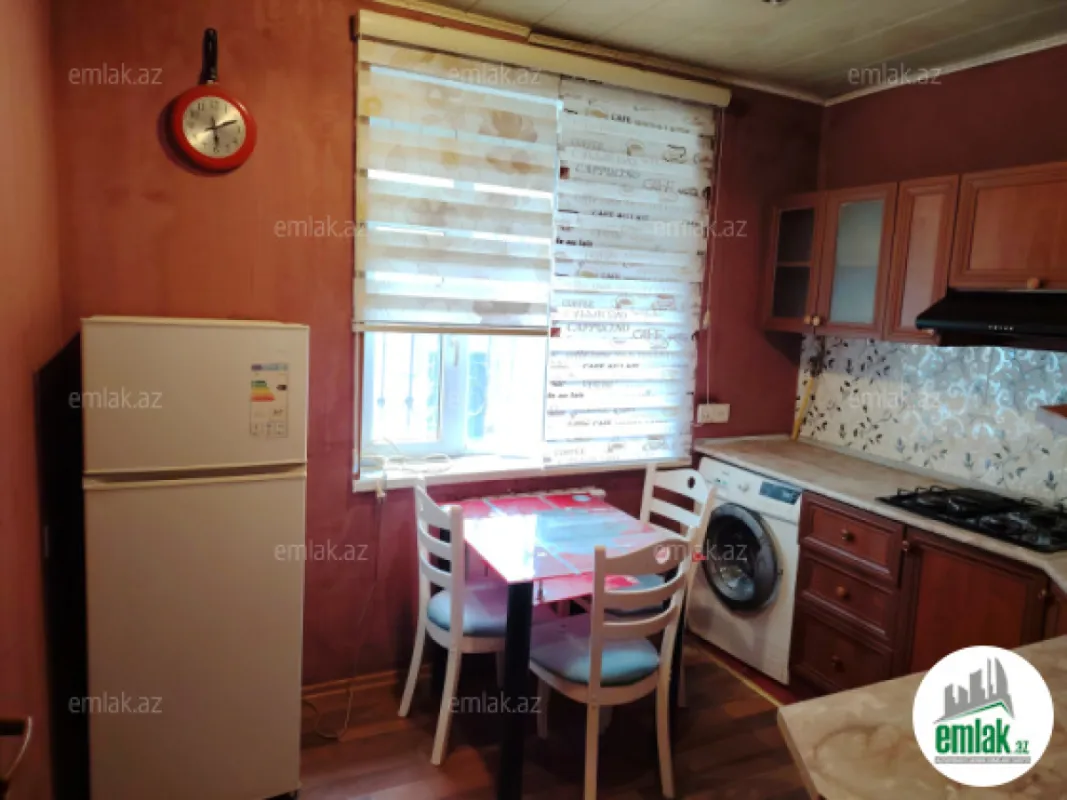 Satılır 1 otaqlı köhnə tikili 42 m²