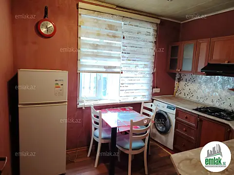 Satılır 1 otaqlı köhnə tikili 42 m²