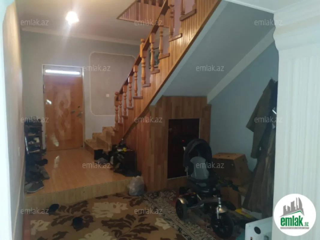 Satılır 7 otaqlı həyət evi 255 m²