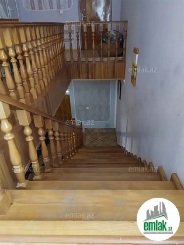 Satılır 7 otaqlı həyət evi 255 m²