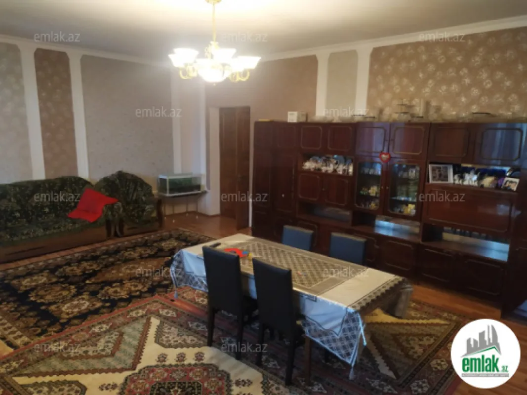 Satılır 7 otaqlı həyət evi 255 m²