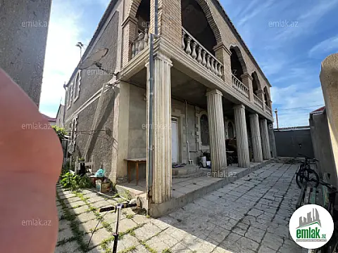 Satılır 7 otaqlı həyət evi 255 m²