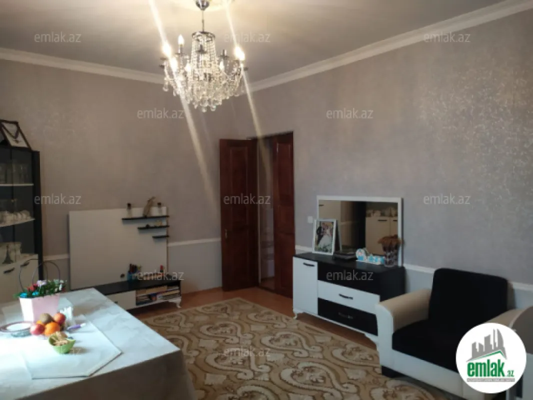 Satılır 7 otaqlı həyət evi 255 m²