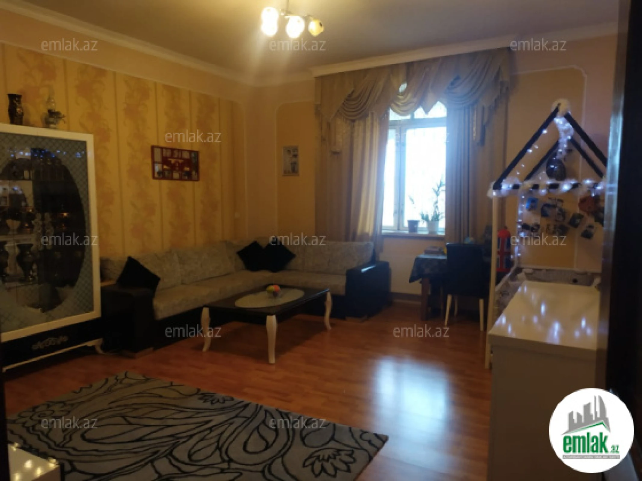 Satılır 7 otaqlı həyət evi 255 m²