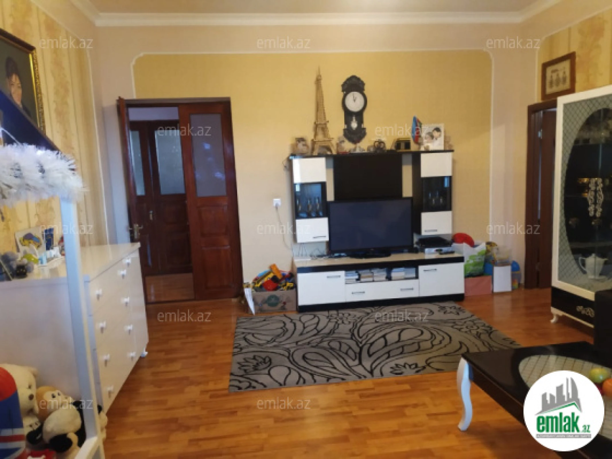 Satılır 7 otaqlı həyət evi 255 m²