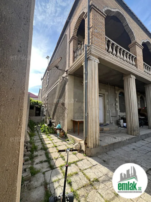 Satılır 7 otaqlı həyət evi 255 m²