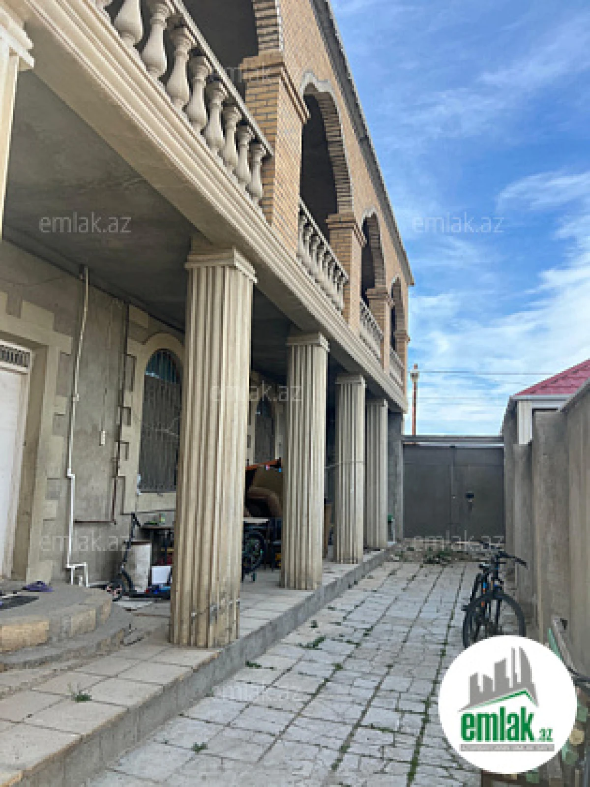 Satılır 7 otaqlı həyət evi 255 m²