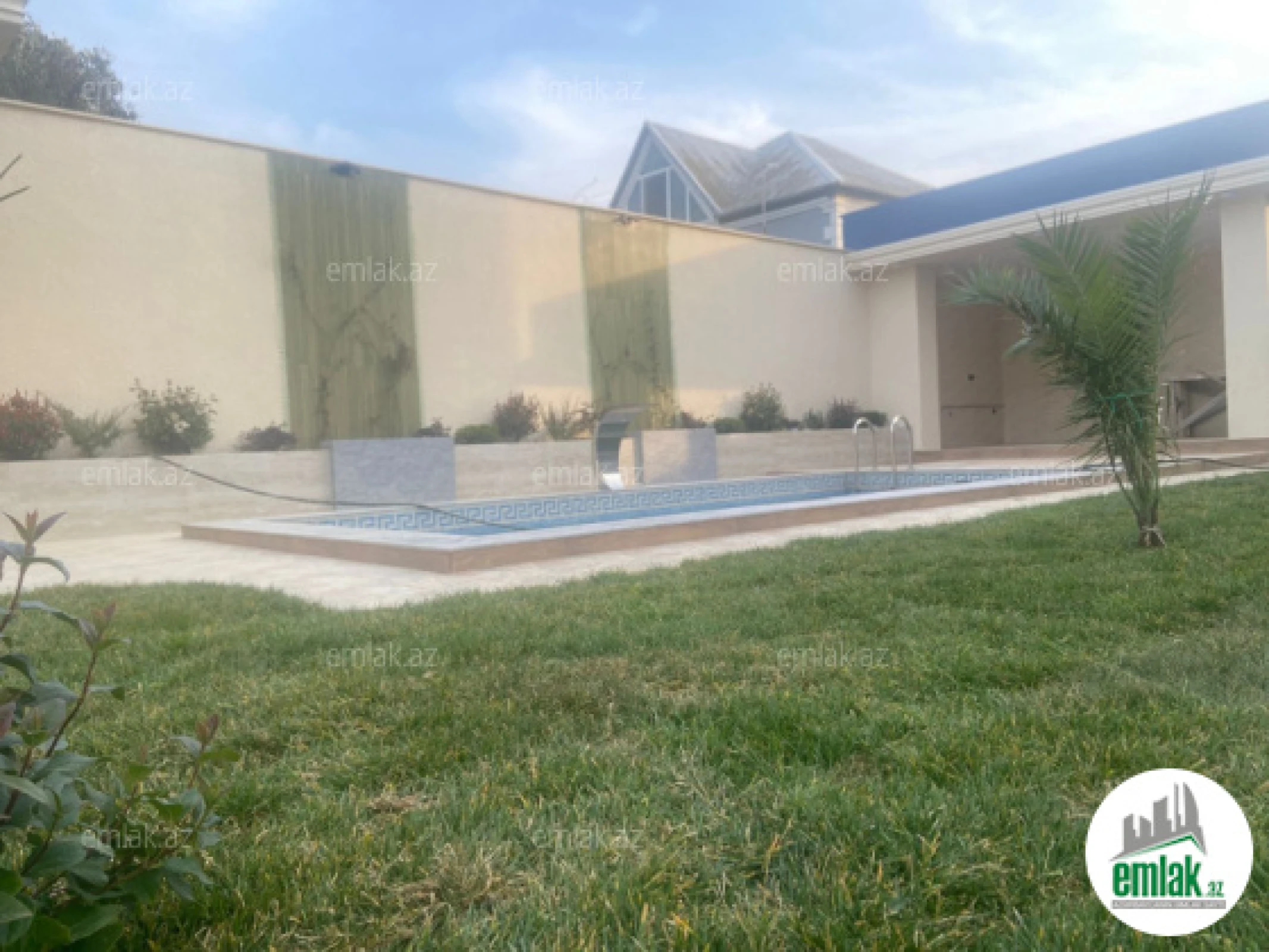 Satılır 6 otaqlı həyət evi 220 m²