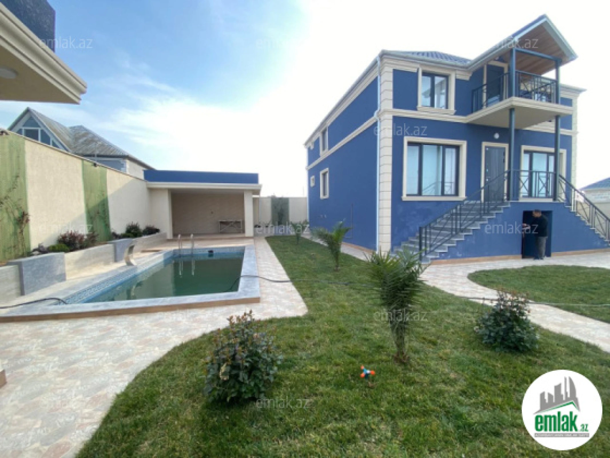 Satılır 6 otaqlı həyət evi 220 m²
